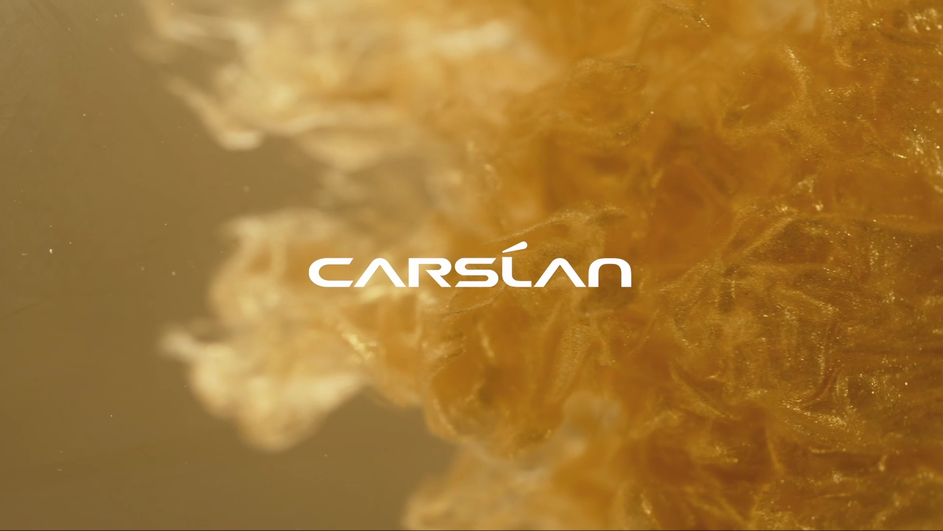 卡姿兰首支高奢滋养口红千金口红奢耀上市